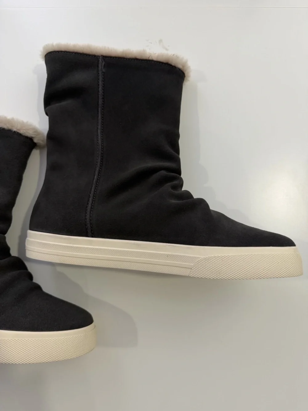 Taos Cozy‎ Chic Suede Boots 10